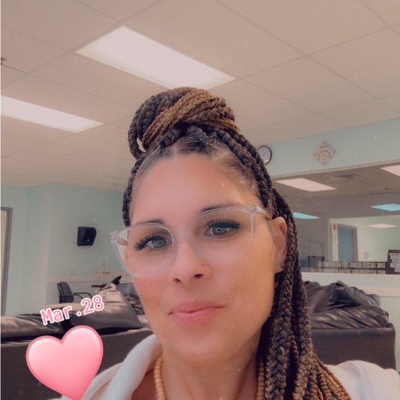 Meet your Posher, Lolita - Picture 3 of 4